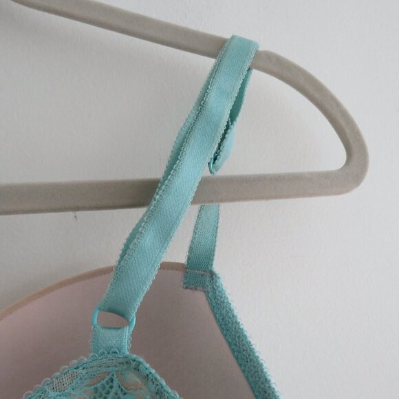 VICTORIA'S SECRET Dream Angels Lined Demi Bra in Metallic Aqua Blue Lace Sz 36C - Picture 13 of 15
